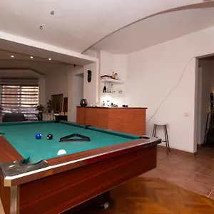Shared Retro Vintage Luxury Guest house Bucharest
